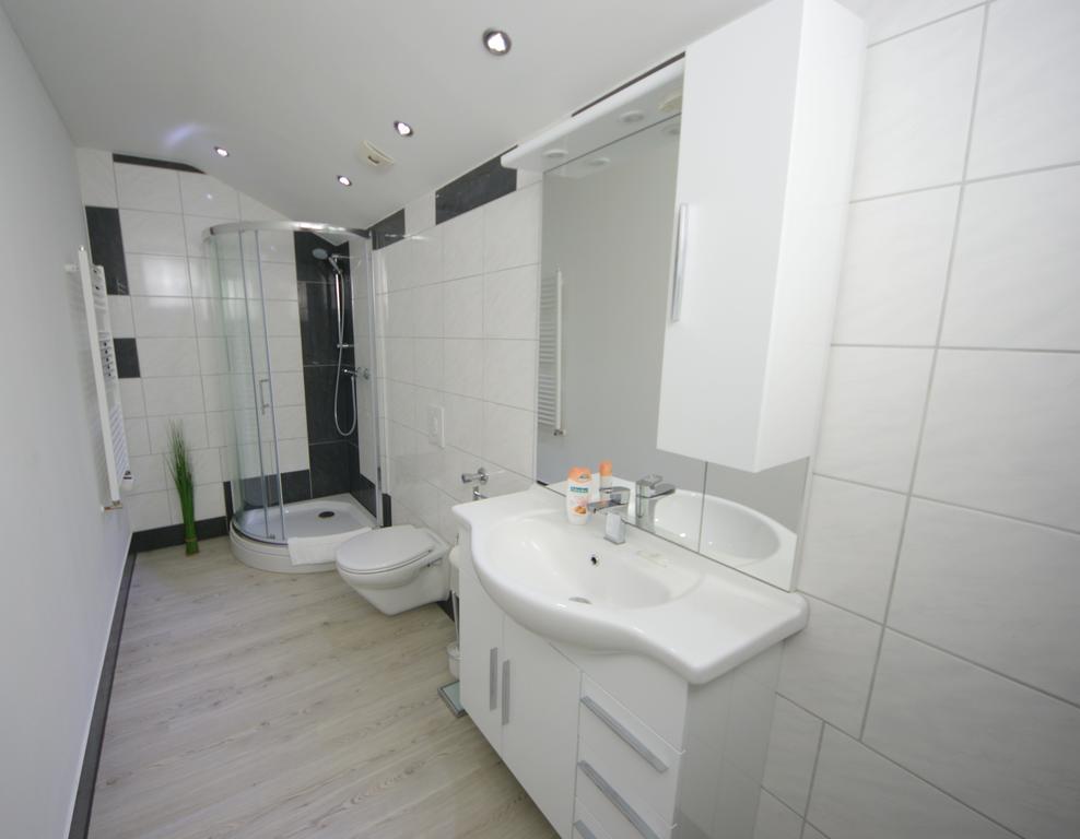 Hotel Am Rosenplatz,24 Stunden Check In, Kostenfreie Parkplaetze Brechtorf Ruang foto