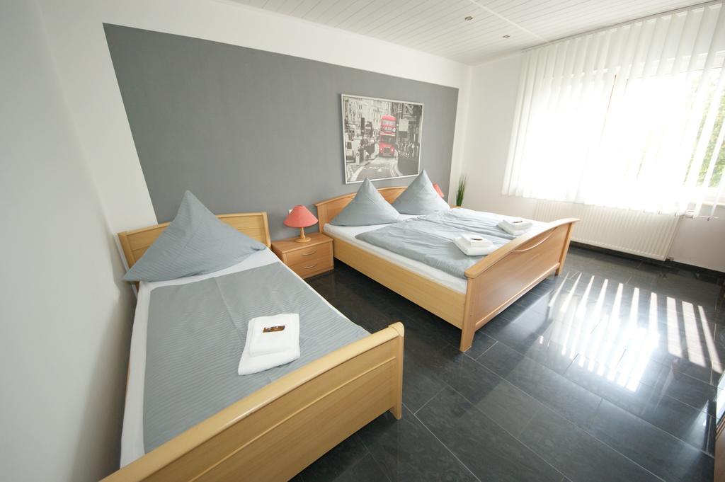 Hotel Am Rosenplatz,24 Stunden Check In, Kostenfreie Parkplaetze Brechtorf Bagian luar foto