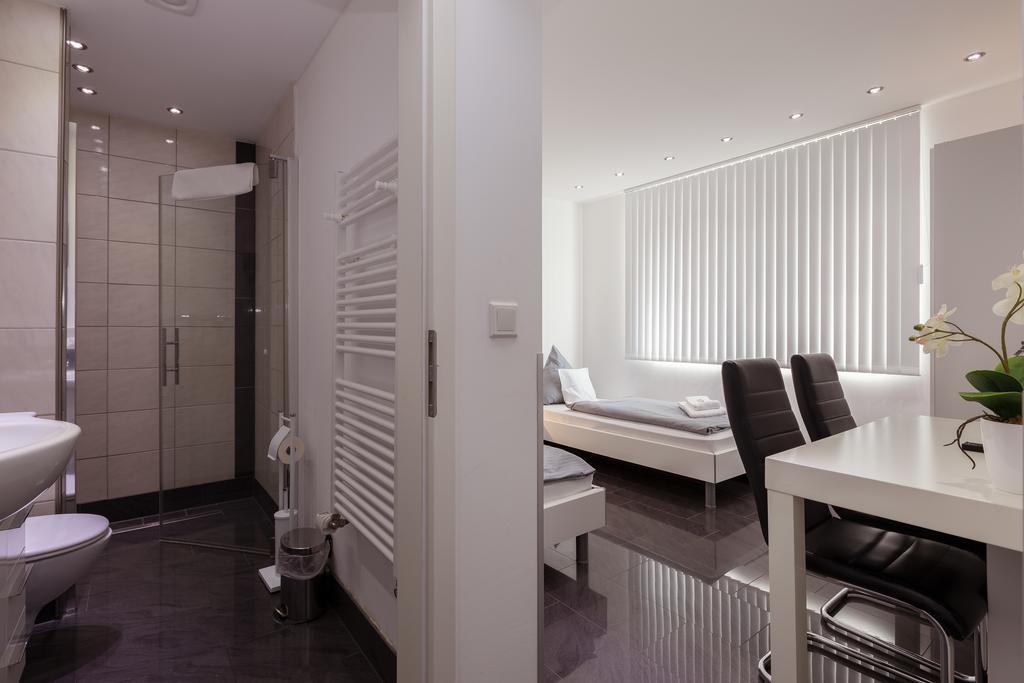 Hotel Am Rosenplatz,24 Stunden Check In, Kostenfreie Parkplaetze Brechtorf Bagian luar foto